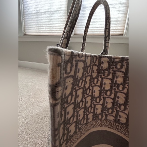 Authentic EUC Dior Ecru and Gray Oblique Book Tote Large. RT $3,750 - Picture 2 of 12